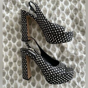 Diane Von Furstenberg shoes 6 EUC